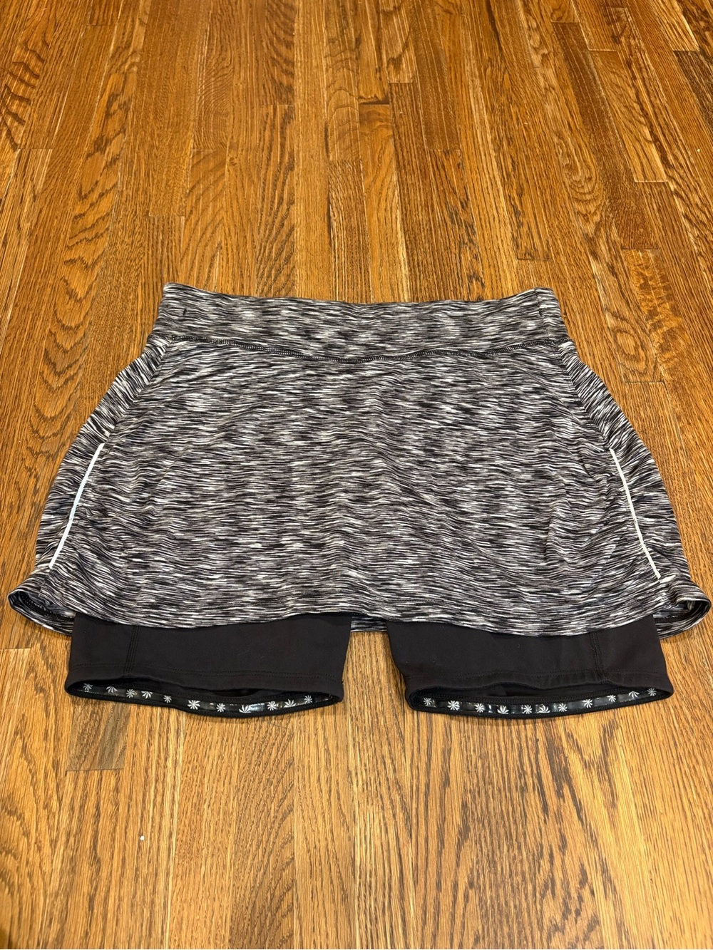 Athleta Contender 2-in-1 Space Dye Athletic Skort Black White - Size M